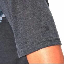 Oakley Azalea Stripe Mens Golf Polo -Clubs Shop 25792 BLKOUTHTHR09G 1 be43363f 2ae3 4496 bd16 9d6f3223ddfd